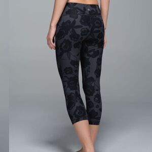 LULULEMON | Wunder Under Crop II Leggings Flat Inky Floral Print Women’s Size 4